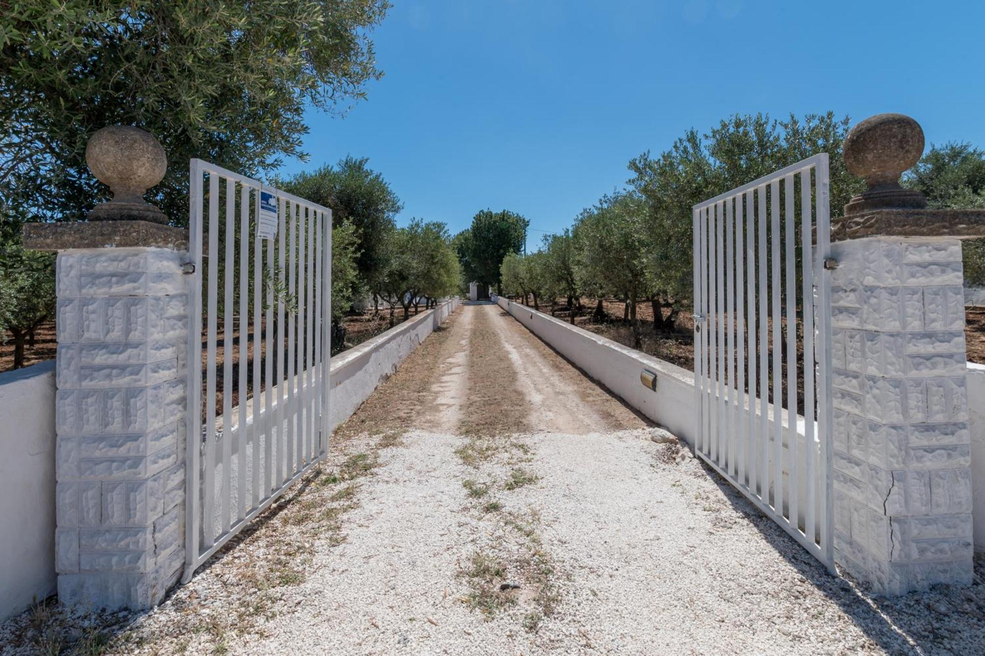 Trullo La Quercia Villa Ostuni Bagian luar foto